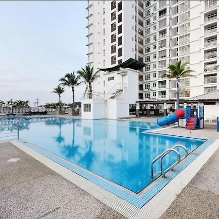 Apartment In Central Jb With Sea View, City View, Balcony, Free Wifi And Free Parking Johor Bahru Exterior photo
