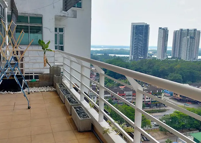 Apartment In Central Jb With Sea View, City View, Balcony, Free Wifi And Free Parking
