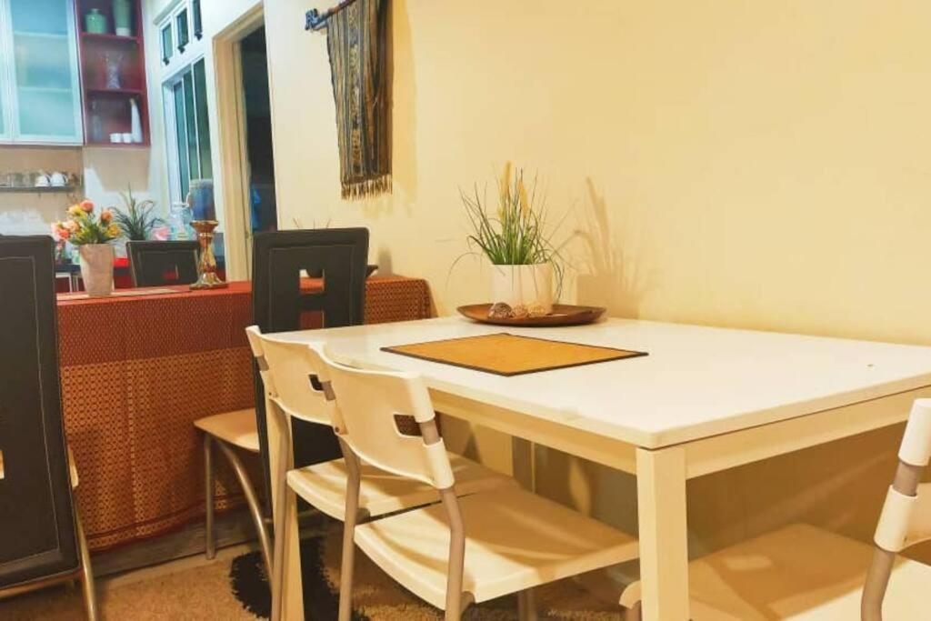 In Jb With Sea View, View, Balcony, Free Wifi And Free Parking