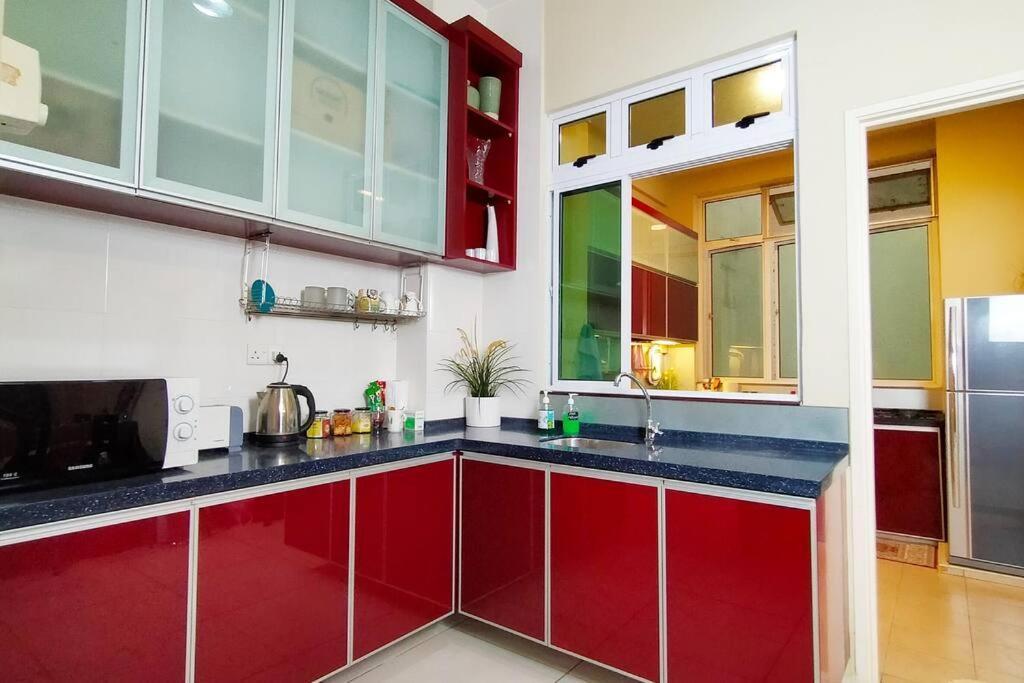 Apartment In Jb With Sea View, View, Balcony, Free Wifi And Free Parking