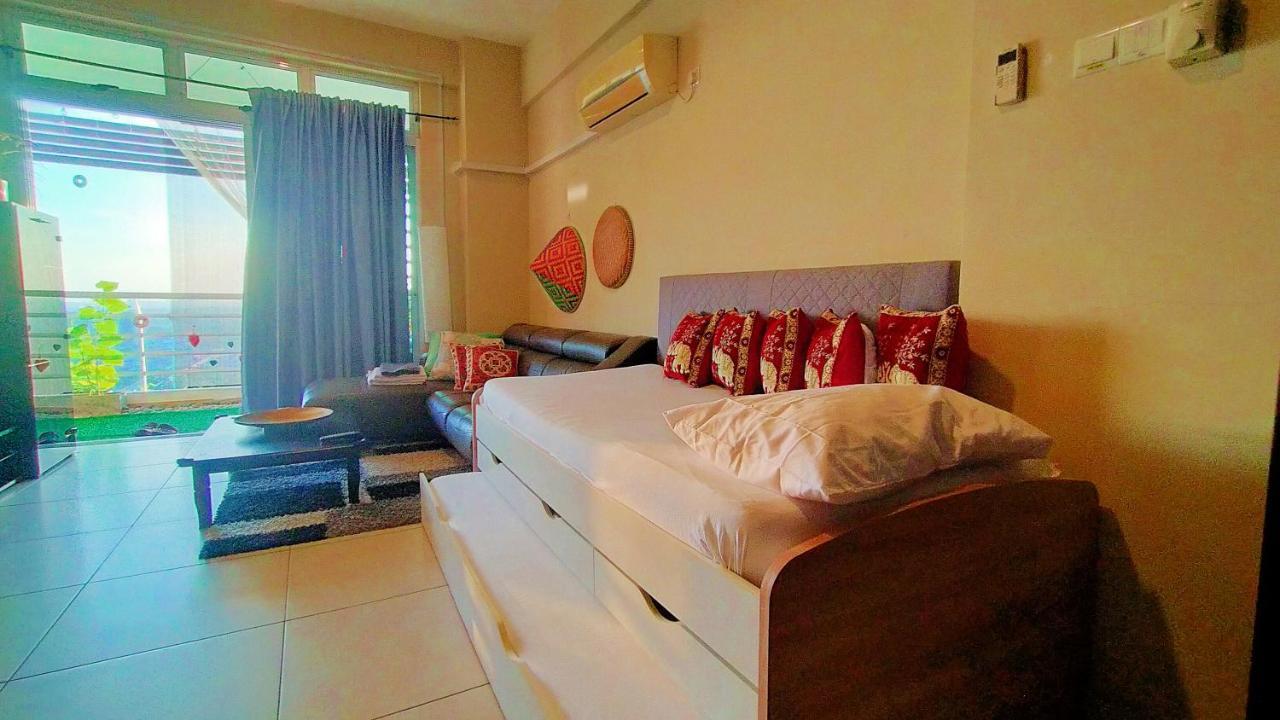 In Jb With Sea View, View, Balcony, Free Wifi And Free Parking Apartment Johor Bahru