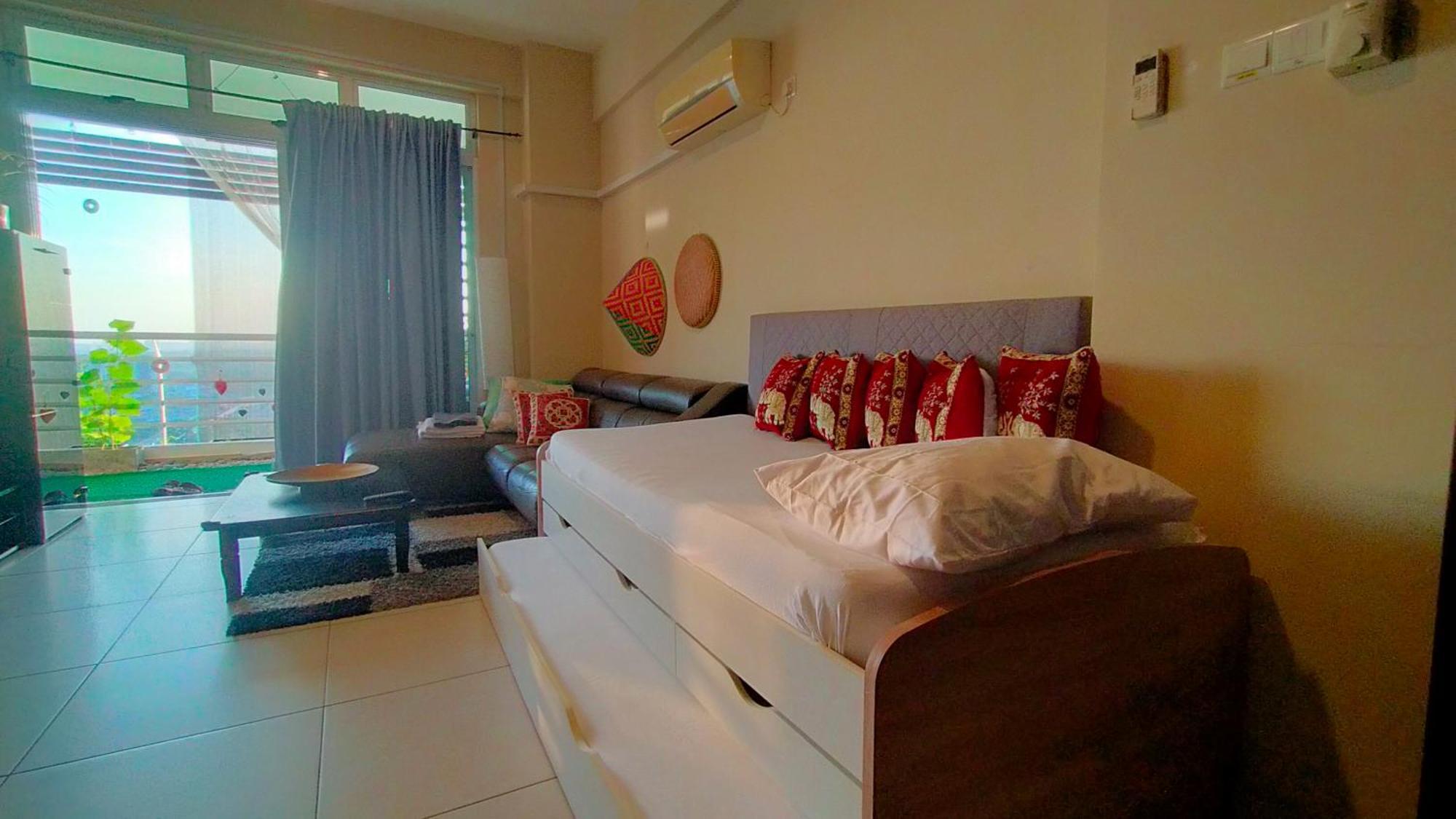 In Jb With Sea View, View, Balcony, Free Wifi And Free Parking * Johor Bahru